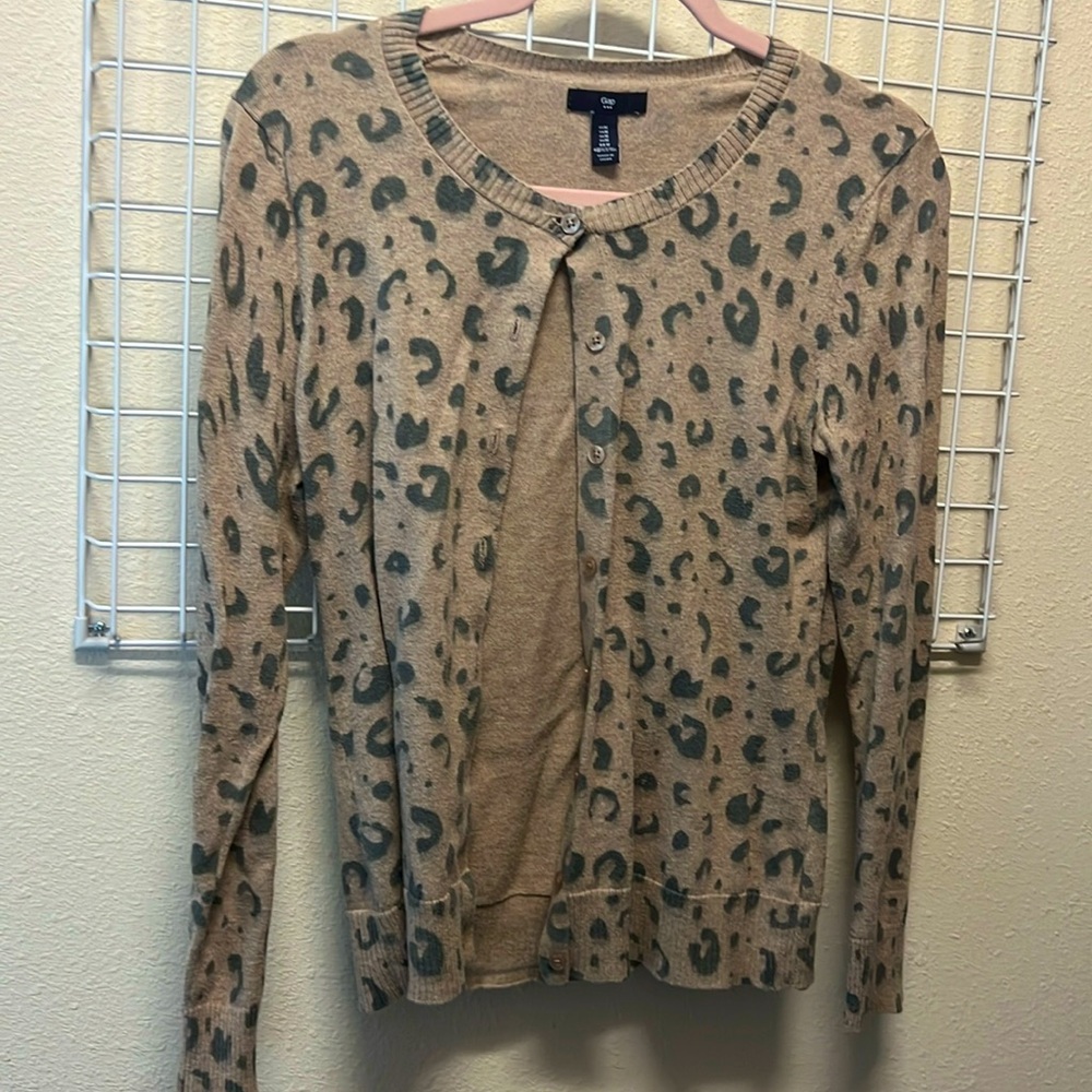 Gap cheetah print cardigan. Light tan and black. Size medium